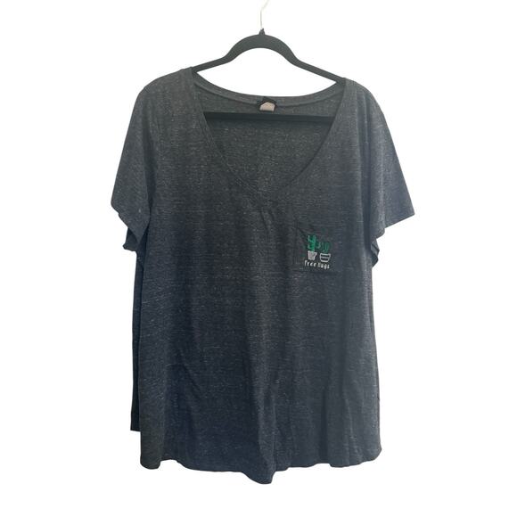 Torrid Size 1 Dark Gray Cactus Big Hugs Embroidered Pocket Tee Shirt Top #5117 - Picture 1 of 8